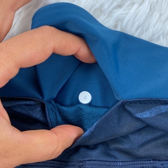 NWT Lululemon Clip-In Short Heathered Texture Lotus Camo Oil Slick Blue - Picture 5 of 5